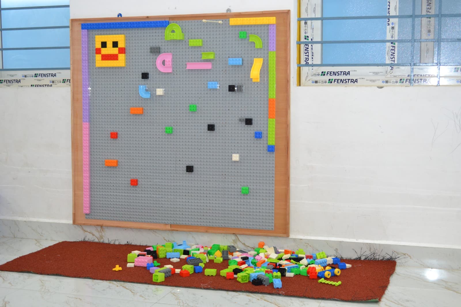 Lego Wall Station